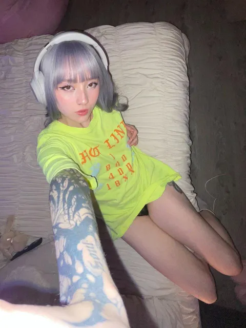 Dare you to put your head between these thighs