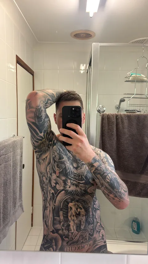 31m from Sydney, body suit.