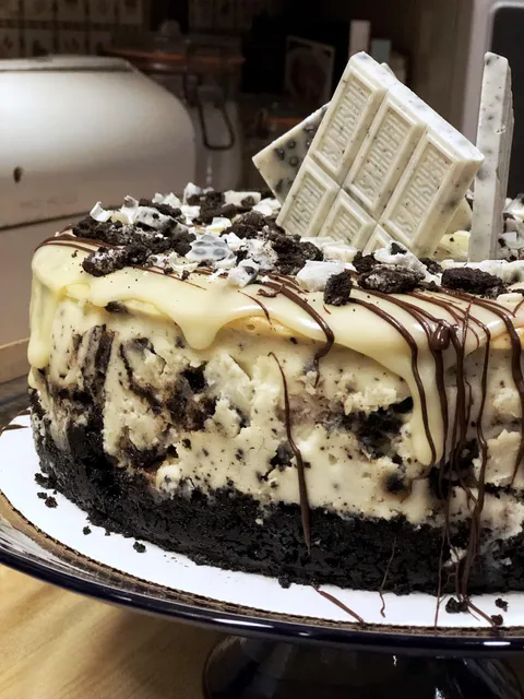 #tbt to this Cookies n’ Cream Cheesecake I made