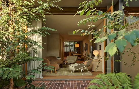 Townhouse living space opening up to the rear garden, Alexandria, Sydney, New South Wales, Australia [4000x2560]
