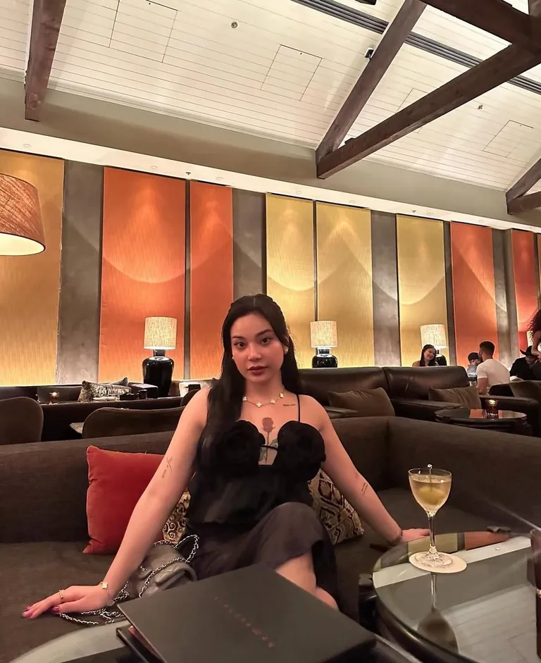 The OG palamunin ng Pinas! Kitty Duterte. Unemployed but dripping in luxury from head to toe.