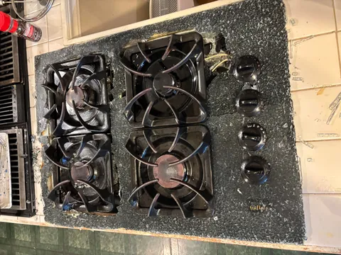 Glass stovetop exploded while cooking Thanksgiving dinner