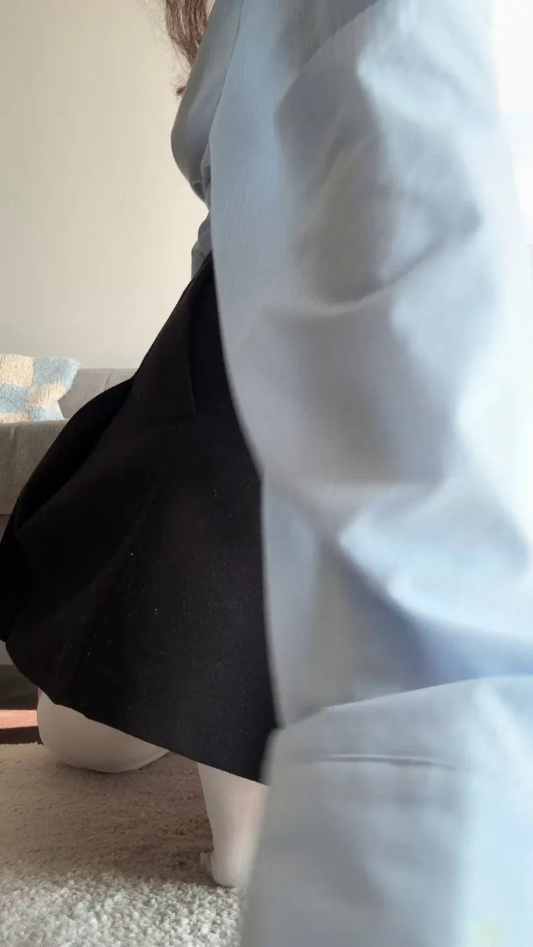 Nobody noticed i did a full day without panties — might do it again