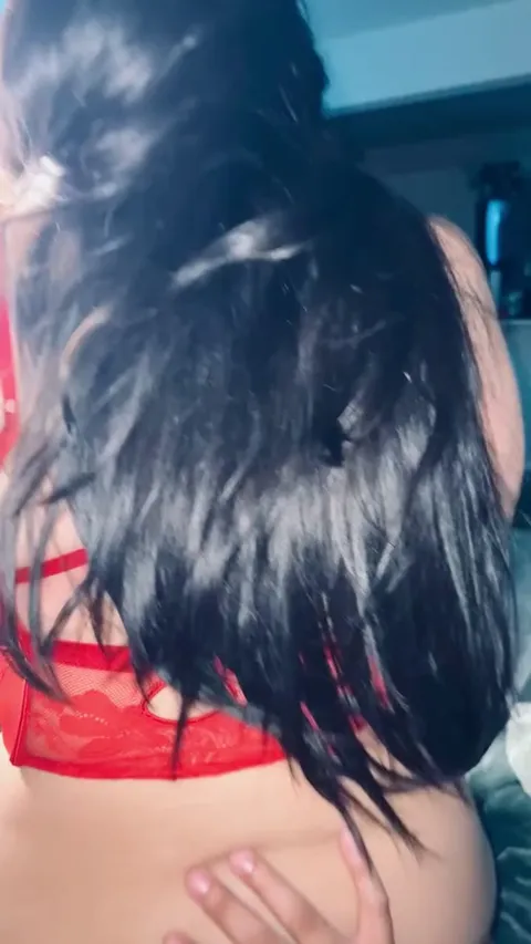 Naughty Latina swinger wants another couple to join 😈