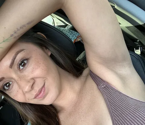 Hoping to find the armpit lovers here