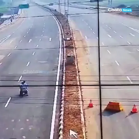 Palair, Khammam, Telangana, India: A truck driver’s quick reaction helped avoid a major accident after a school child on a bicycle unknowingly entered the highway near Pynampalli village.