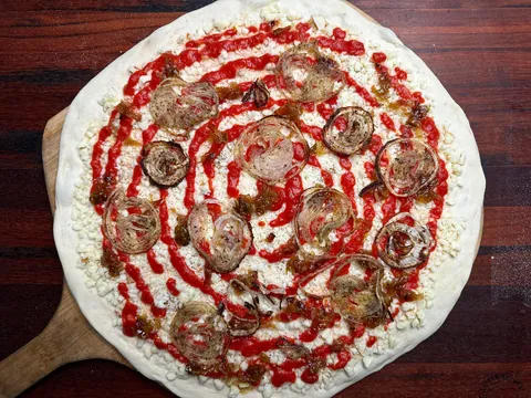 [Homemade] garlic and onion pizza