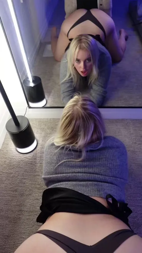 Tinder girl kept begging