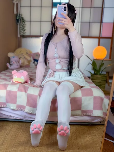 Japanese tight ass on display 💕 UwU 🎀