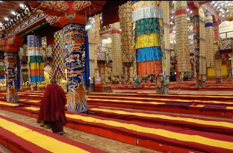 Visited a Tibetan monastery located in a secluded Sichuan valley