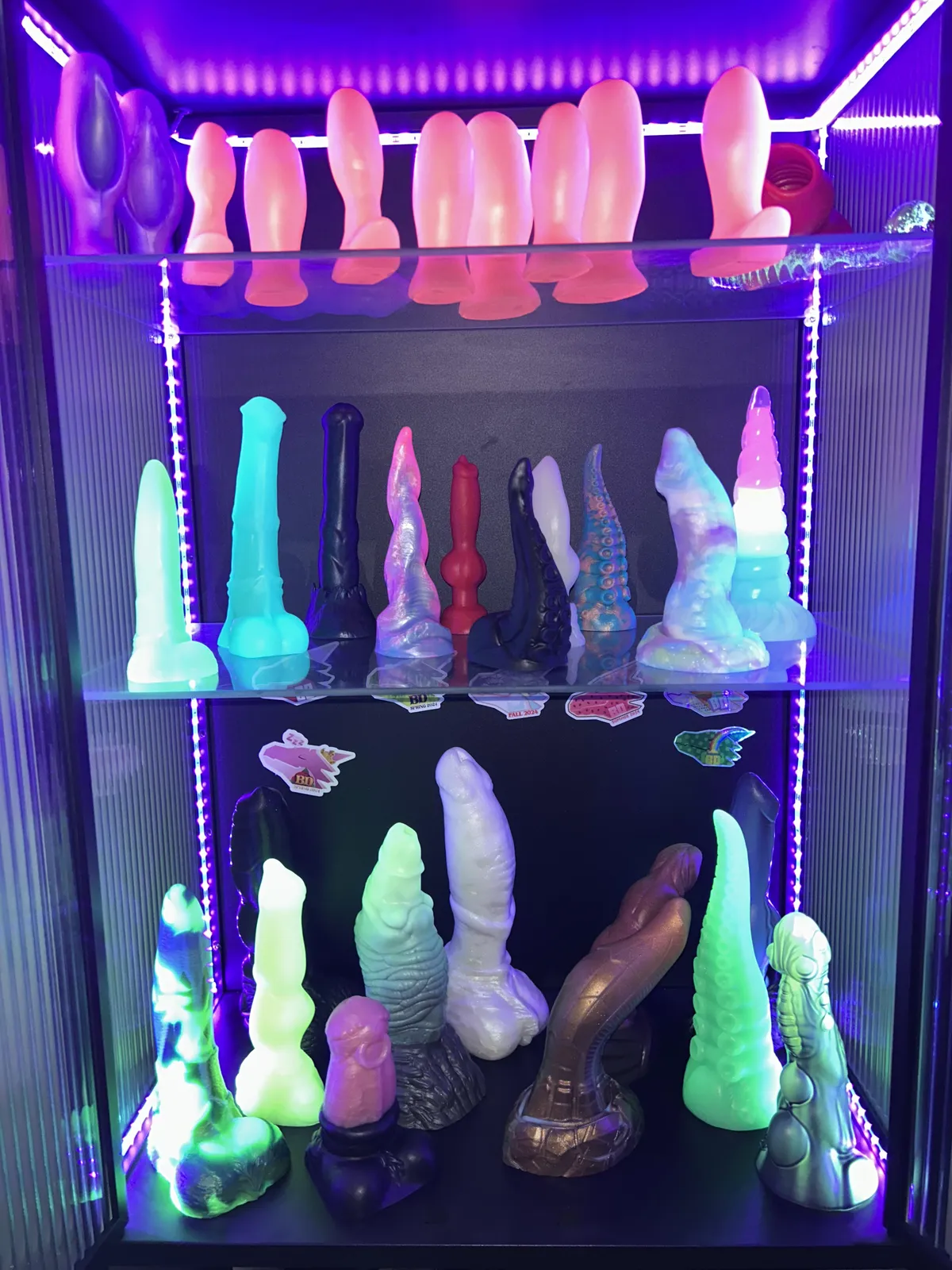 Everything is hotter with black light