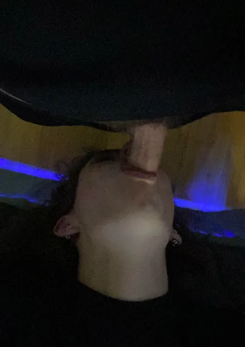 I love how he pounds his cock down my throat 🤤 [F19+M25]