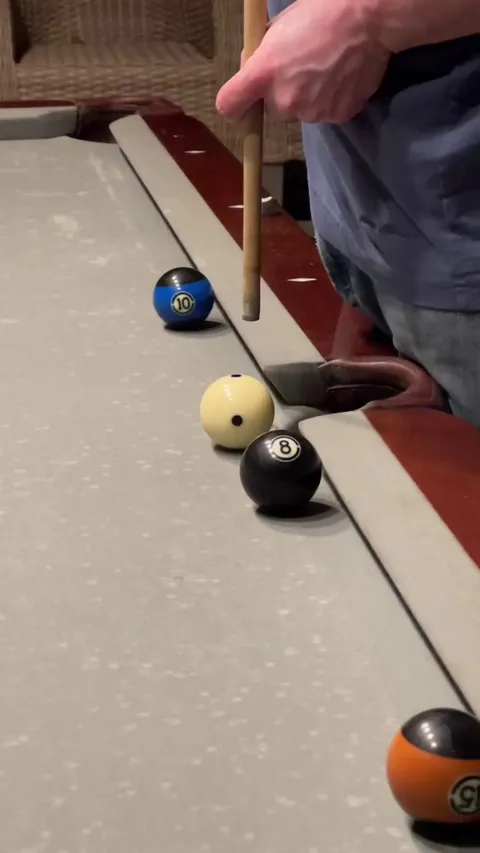 Precise Curved Shot to Side Pocket