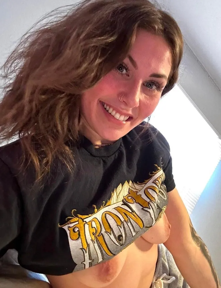 Born in 1999, 1 kid... Am I still hot? 🫣➡️ F26