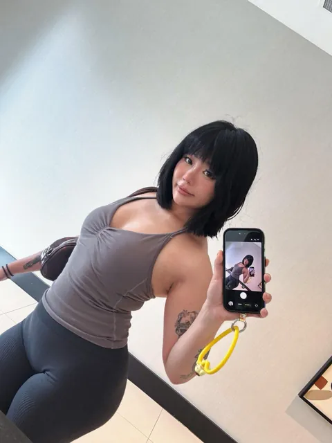 Make up or no make up?