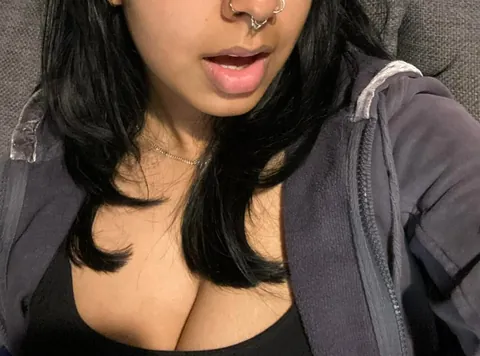 What’s your opinion on Desi girls with my cute figure?🤭🍒🍑