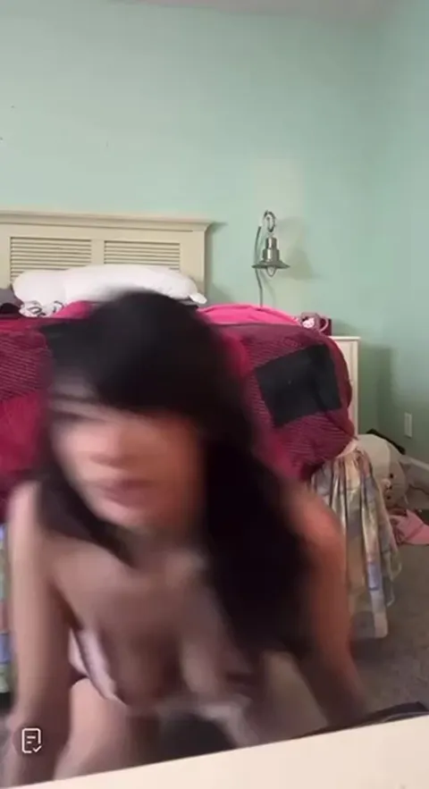 Help me find this hot girl!