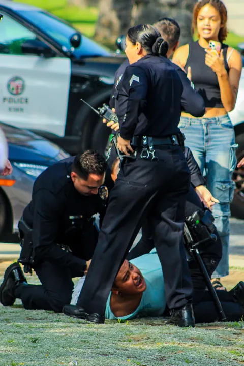 protest outside the LA mayor’s house criticized her compliance with ICE; LAPD came in droves [OC]