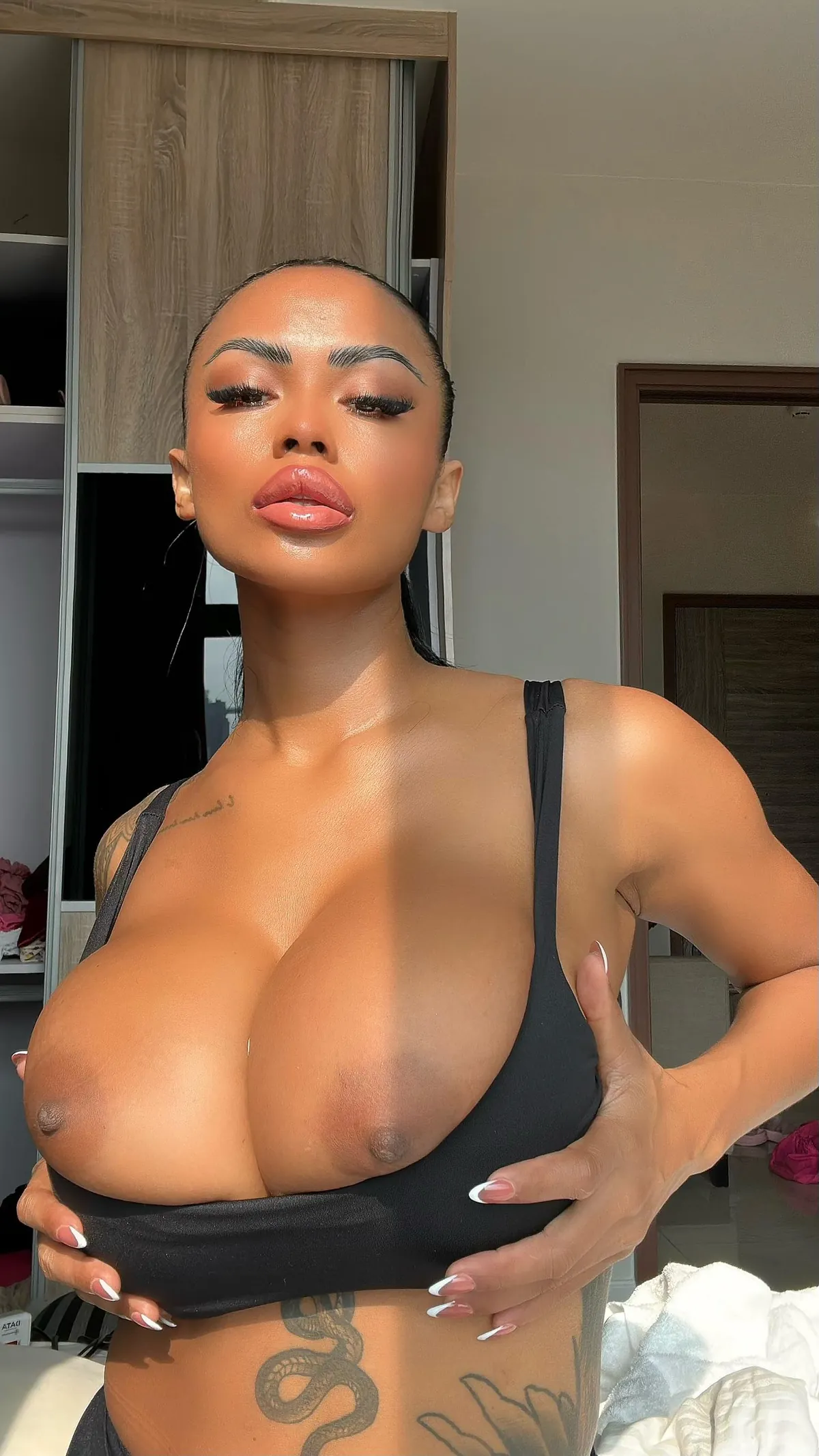 im the naughtiest bimbo you're going to meet on here