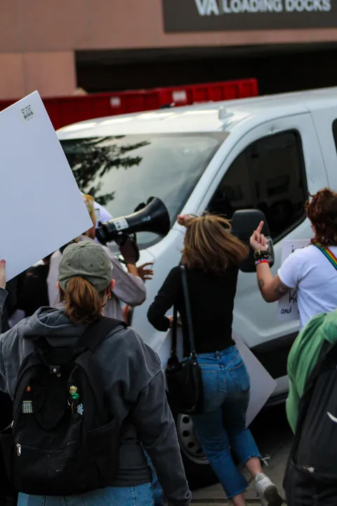 Today, the LAPD shut down a protest outside the ICE Detention Center in Los Angeles [OC]