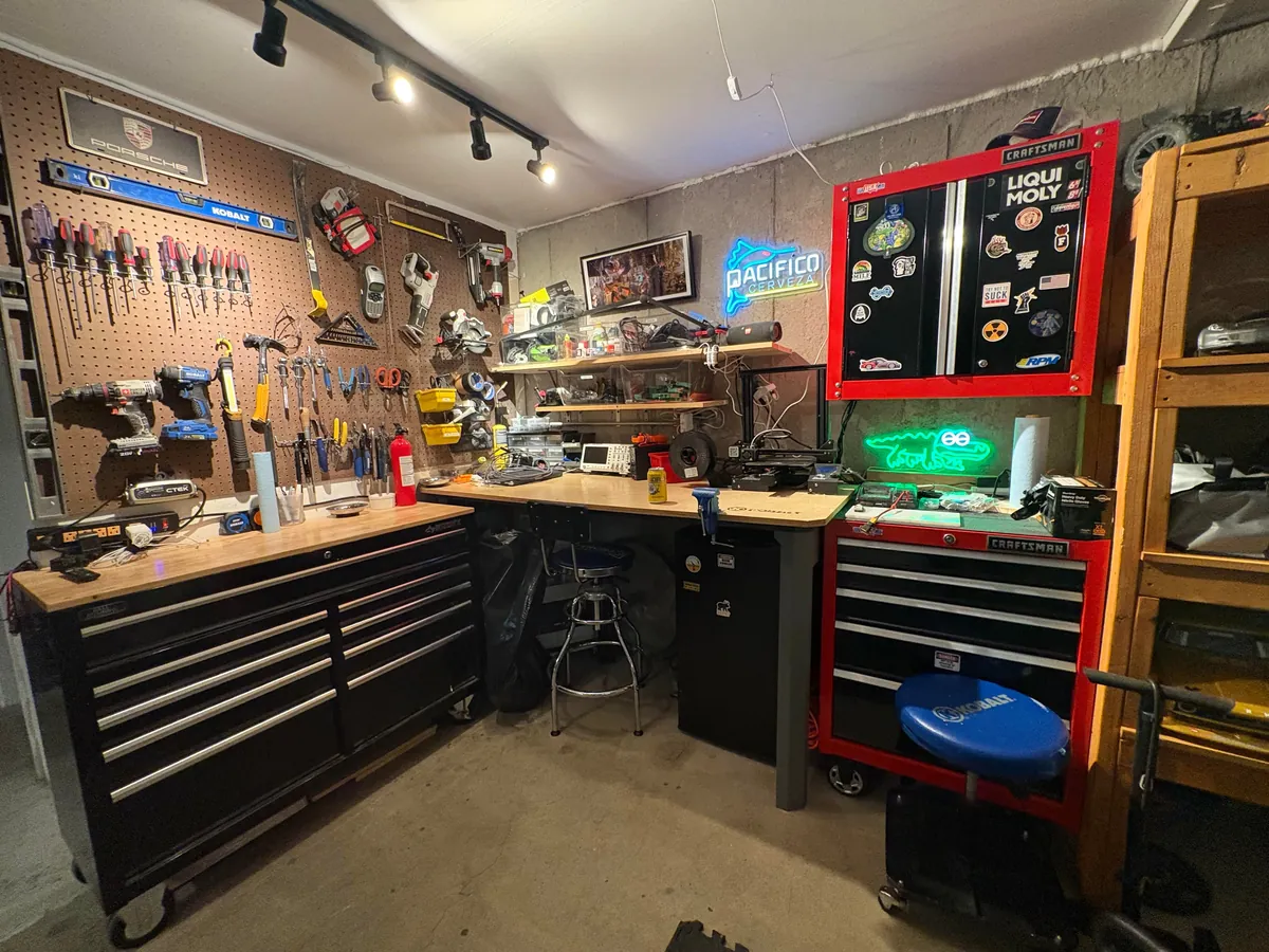 Not the prettiest, but I can fix almost anything in here, and the beers are always cold 😁