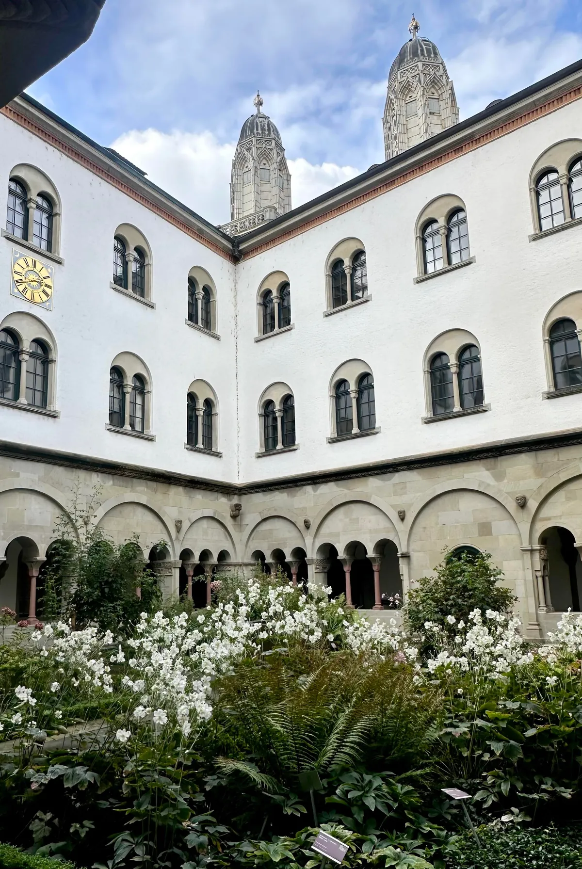 Switzerland is breathtaking 🌺 🏔️