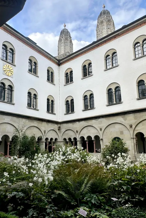 Switzerland is breathtaking 🌺 🏔️