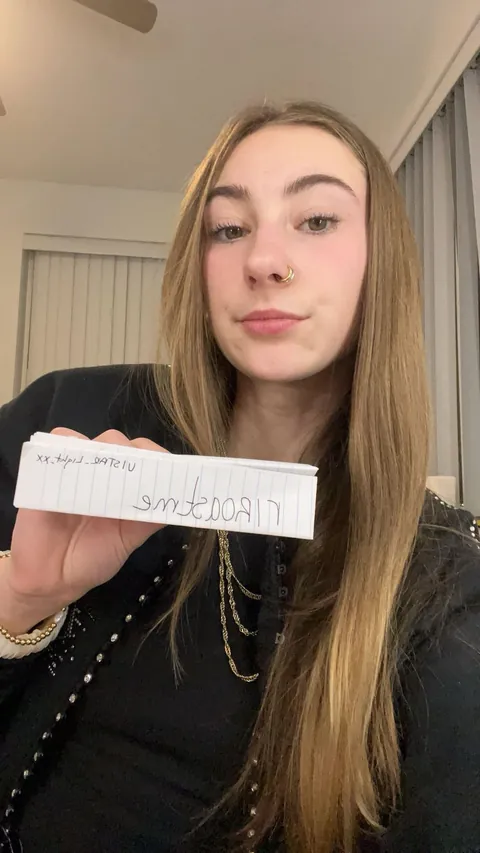 21F roast me😜