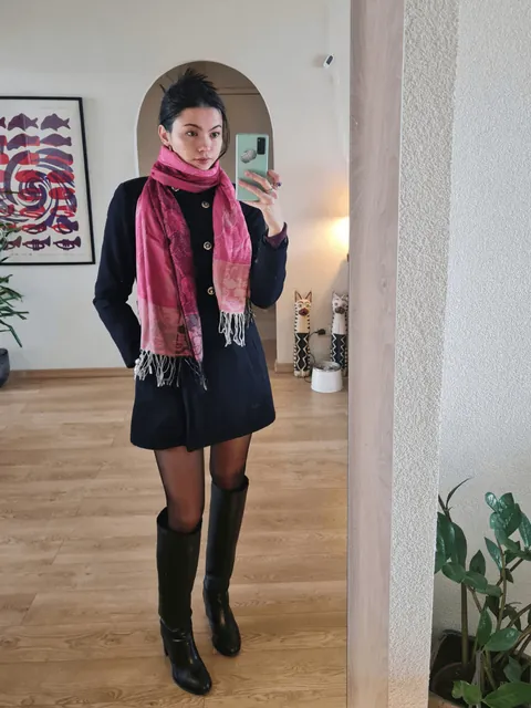 Which scarf for this outfit?