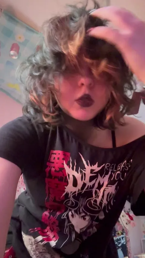 I highly recommend experimenting with femboy style. Cause sometimes you come out so fuckin sexy and you didn’t need a skirt for it