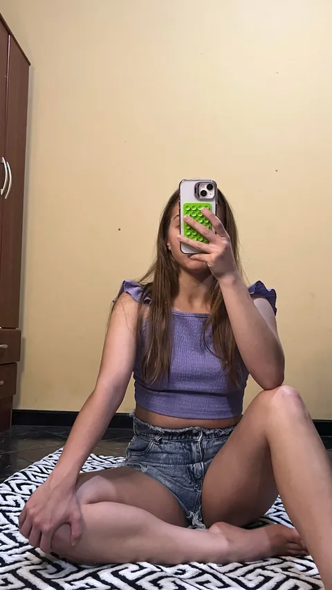 I think I’d better keep these photos here, it’s safer than my phone lol [F]