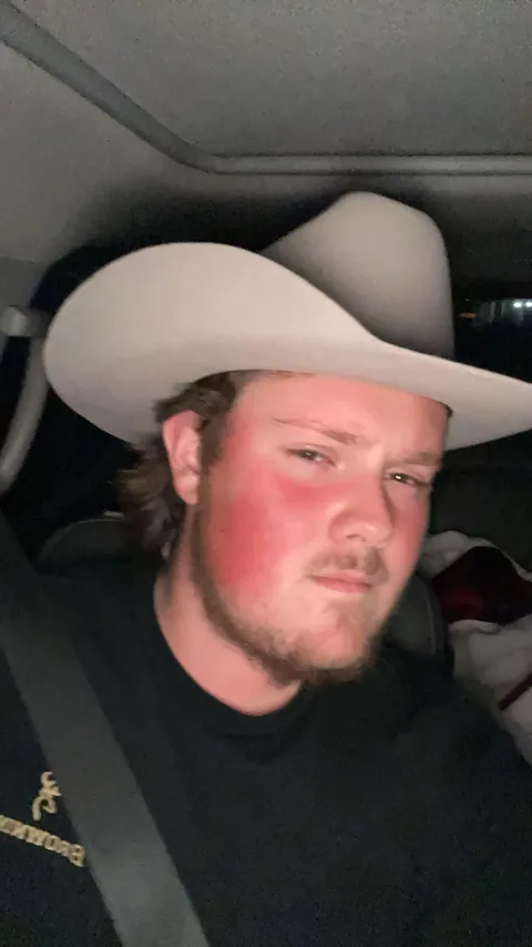 20M plumber from Arkansas Do your worst. Roast me.