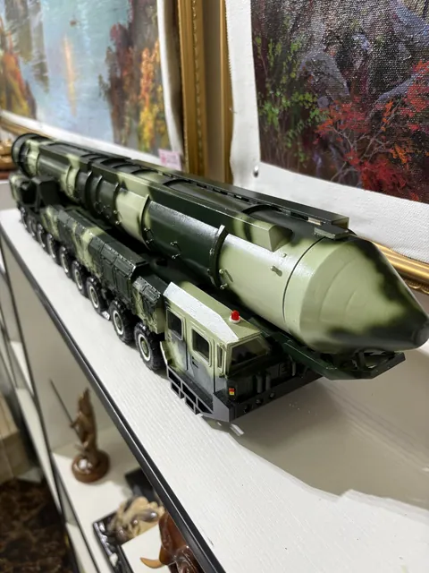 Weird Planet: North Korea, Pyongyang