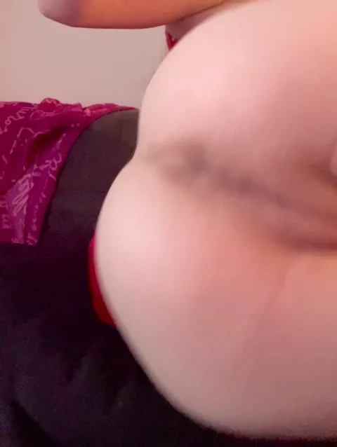 Soft peach and pussy