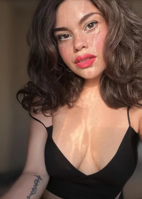 Sometimes I feel self conscious bc I don’t look like other girls 