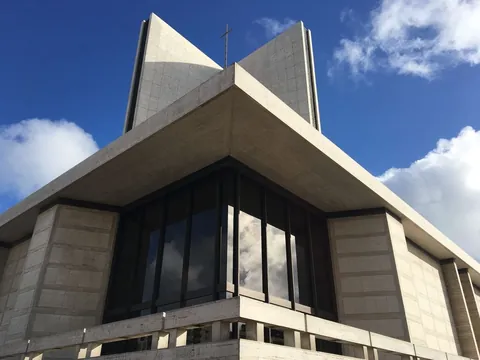 Cathedral of Saint Mary of the Assumption in San Francisco, California (1965-1970) by Pietro Belluschi, with Pier Luigi Nervi