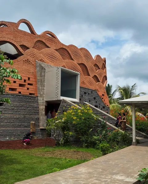 Gadi House by PMA Madhushala in the suburbs of Pune, India