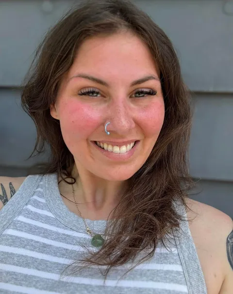 Where are the Reddit men who still like all natural moms? 🥹😭🙋🏻‍♀️➡️ f26