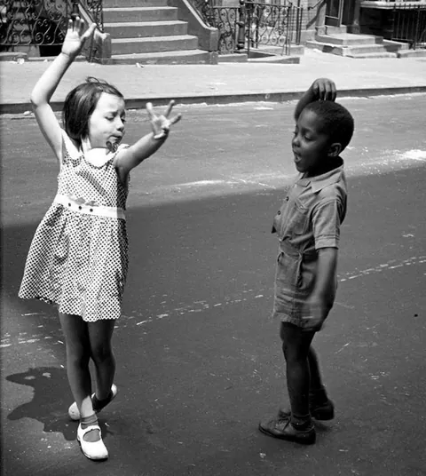 2 Kids 'Dancing in the Street' in 1940s NY.