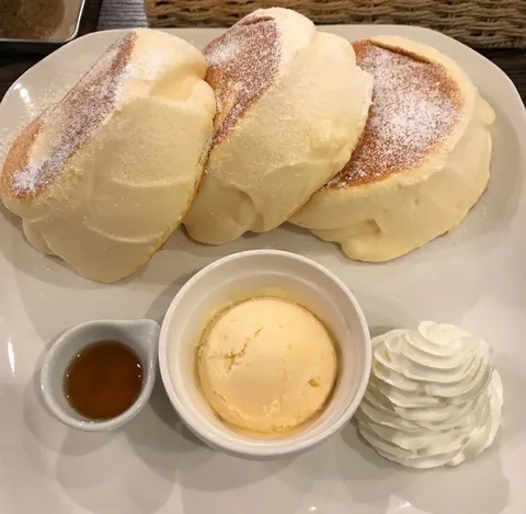 Fluffy Japanese souffle cheese pancakes