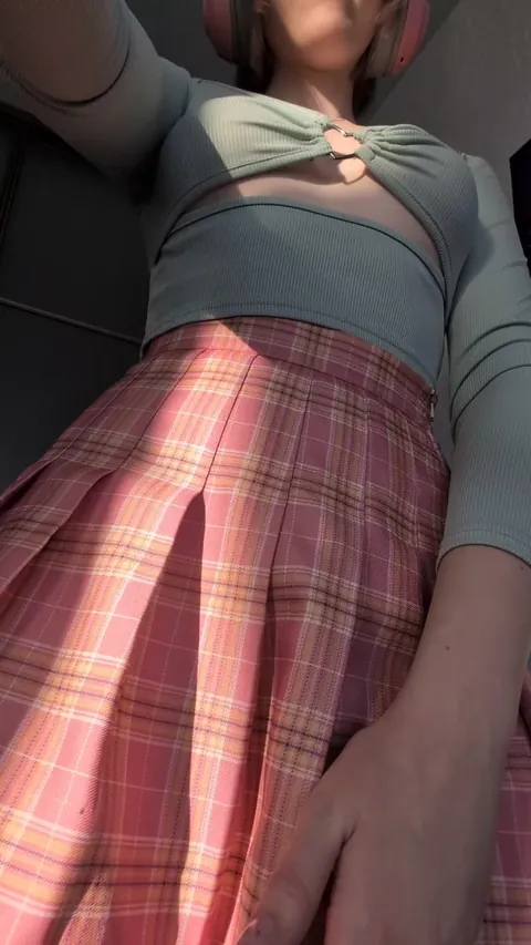 innie lips sealed tight… open me