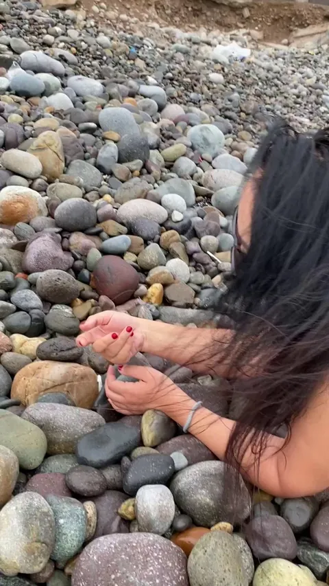 Would you like to have a big booty Asian in your bed?