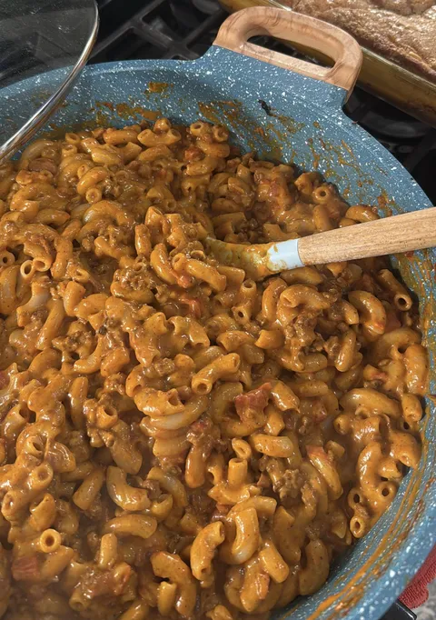[homemade] chili mac &amp; cheese