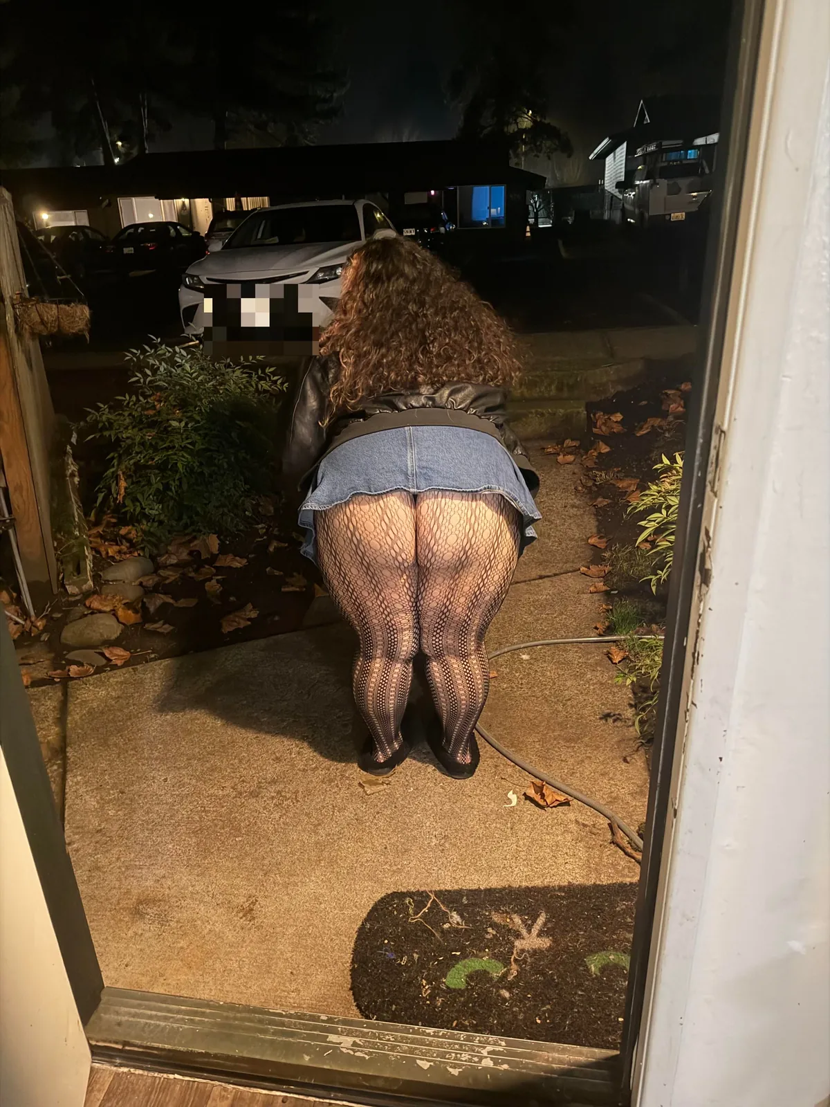 Mini skirts for easy access daddy 🤍💋