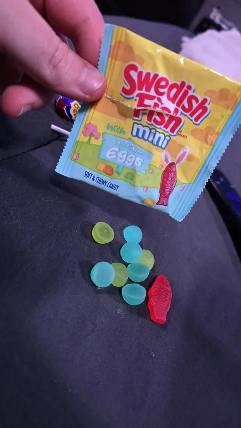 I only got 1 sweedish fish in my sweedish fish