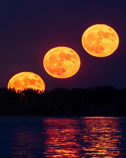 Strawberry Supermoon from last night