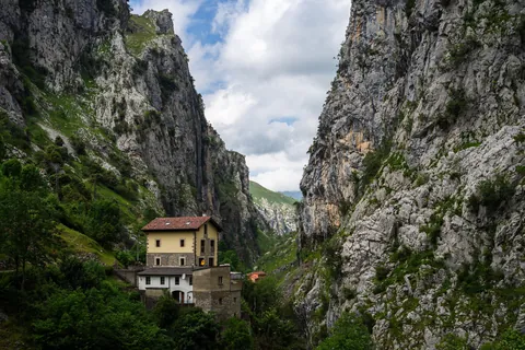 Portuguese photographer here. Just visited Picos da Europa and wanted to share a few photos of this wonderful place.