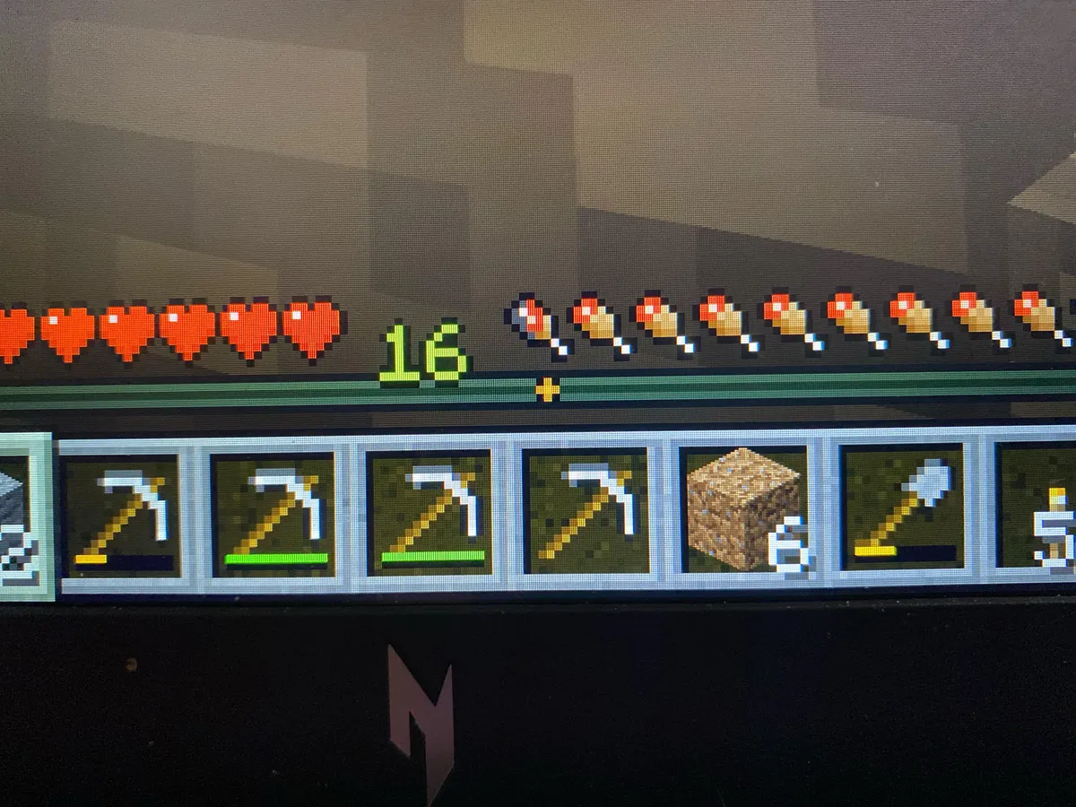 What is this symbol on exp bar on my realm? Java