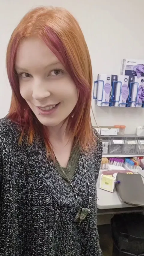 Some moms like it risky, let's sneak in a quickie