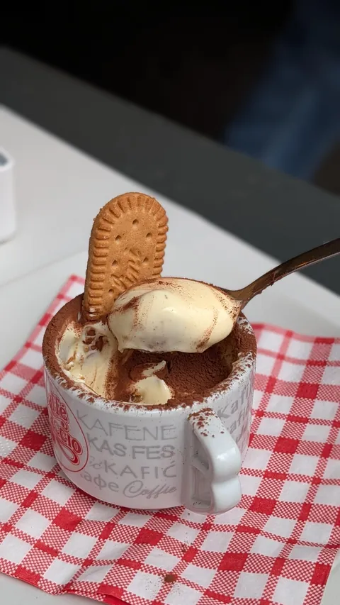 I ate 10 Tiramisus in Rome, here's my ranking!